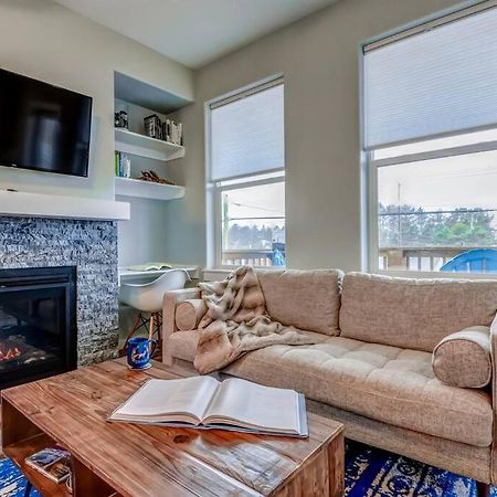 New Tri-Level Home With Ocean View And 3 En-Suite Bedrooms! Депо-Бей Экстерьер фото