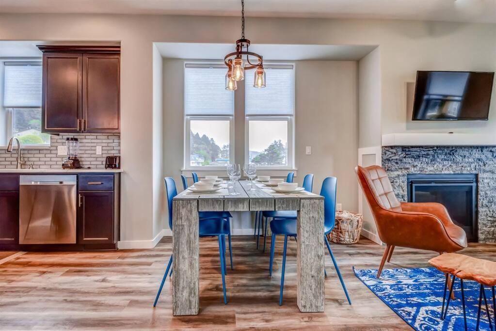 New Tri-Level Home With Ocean View And 3 En-Suite Bedrooms! Депо-Бей Экстерьер фото
